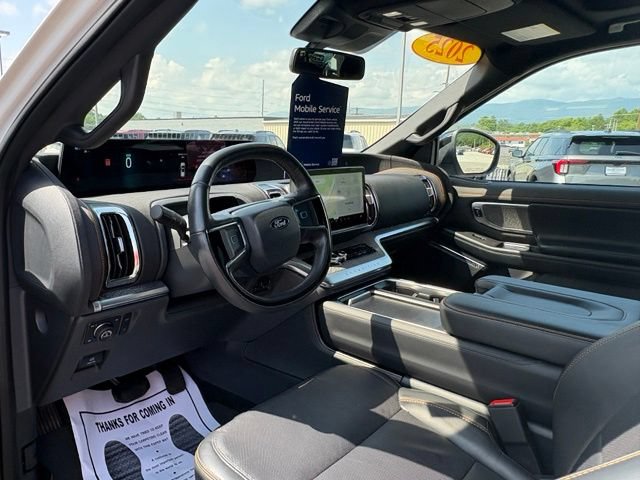 Used 2025 Ford Expedition Tremor AWD/4WD image 3
