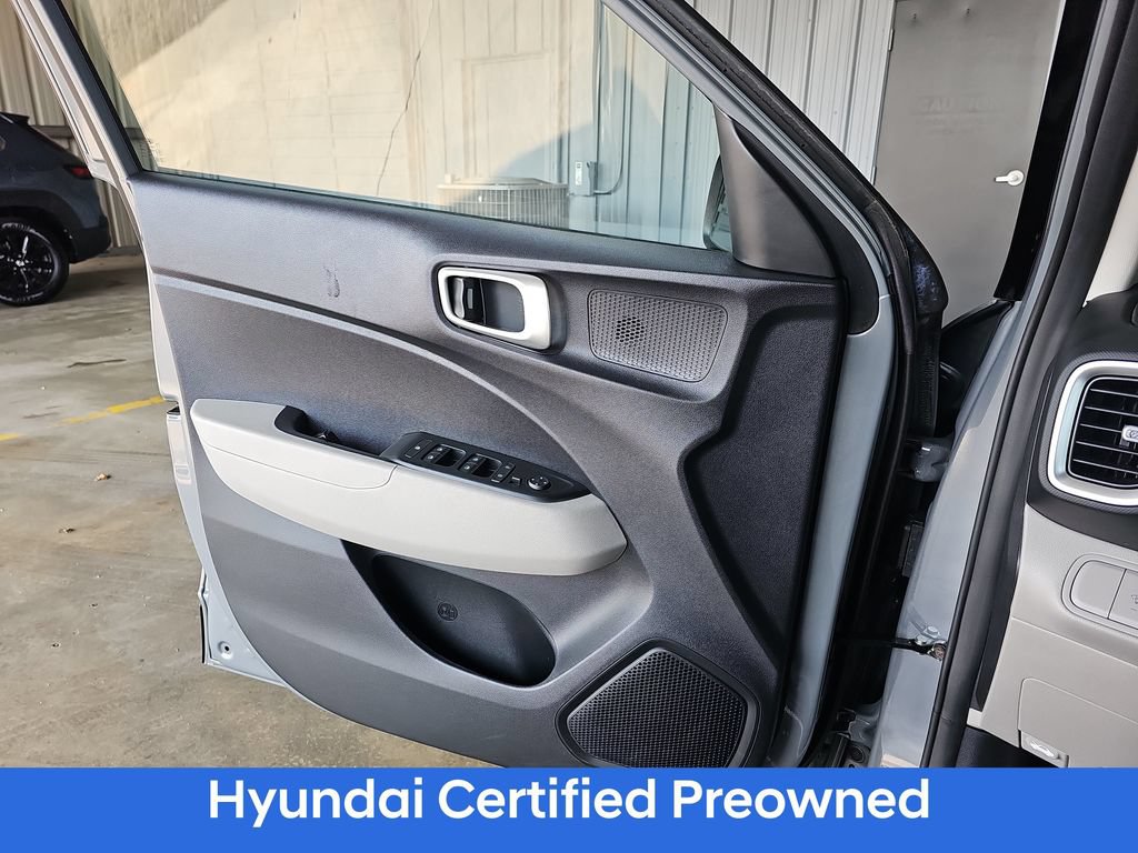 Certified 2023 Hyundai Venue SEL FWD image 26