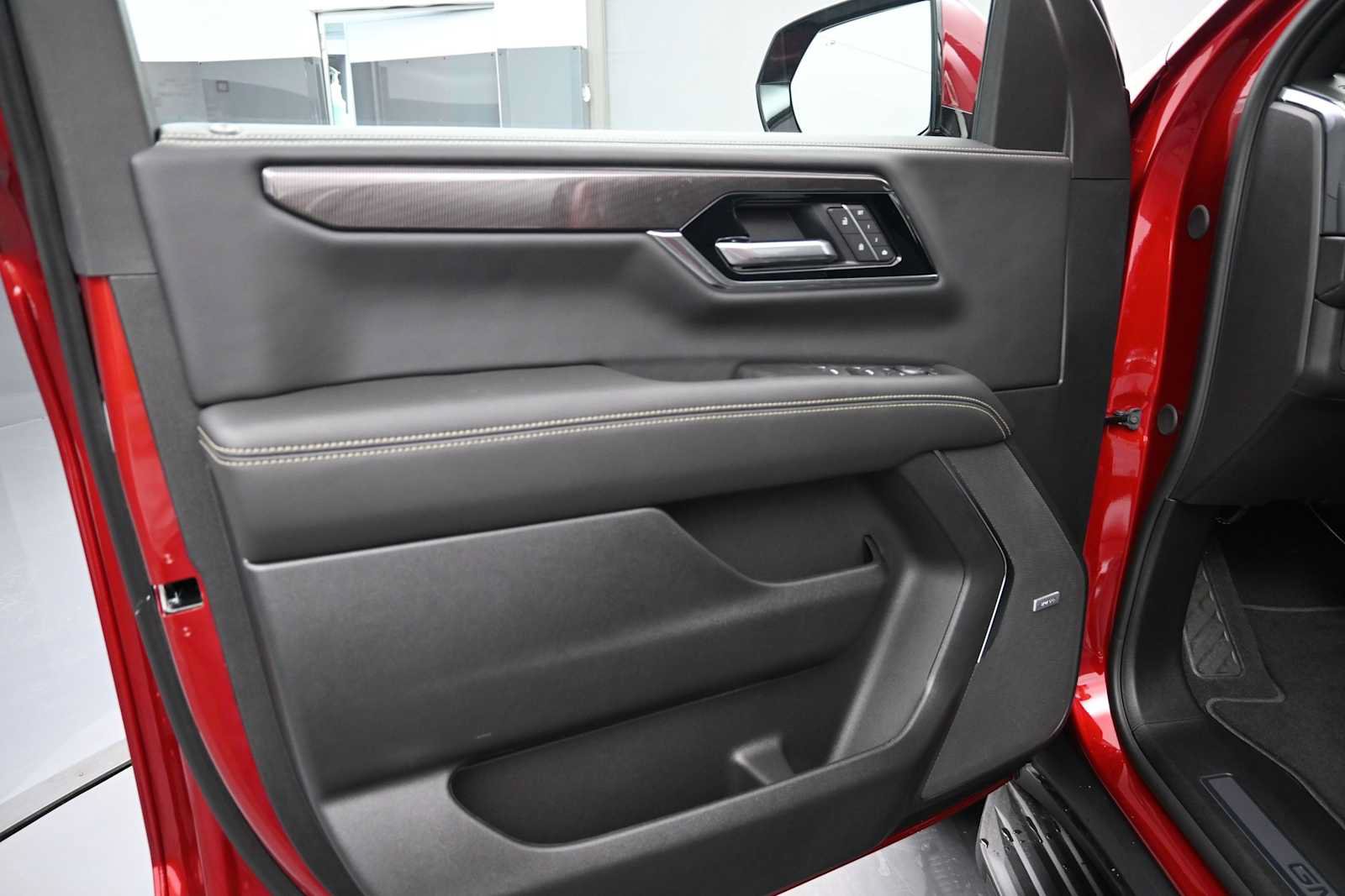 New 2026 GMC Yukon Elevation AWD/4WD image 12
