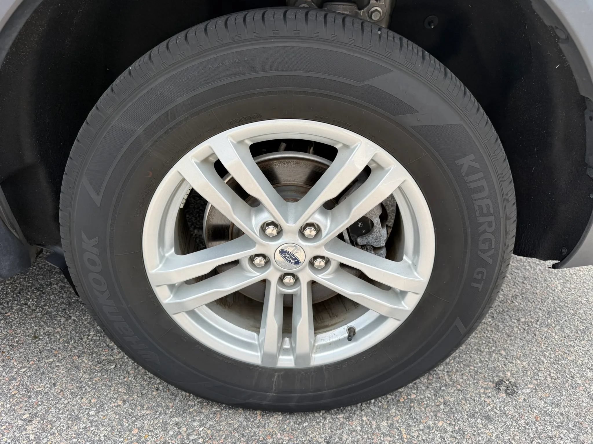 Used 2022 Ford Explorer XLT w/ Equipment Group 202A AWD/4WD image 38