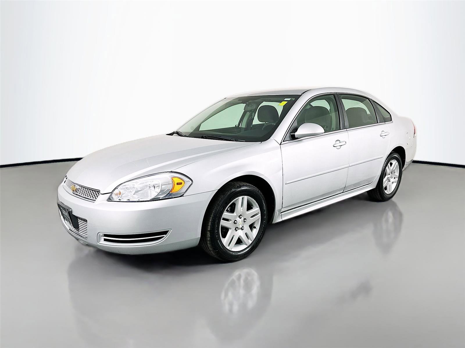 Used 2015 Chevrolet Impala LT image 3