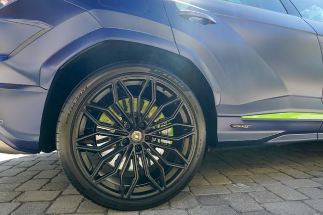 Used 2025 Lamborghini Urus SE image 29