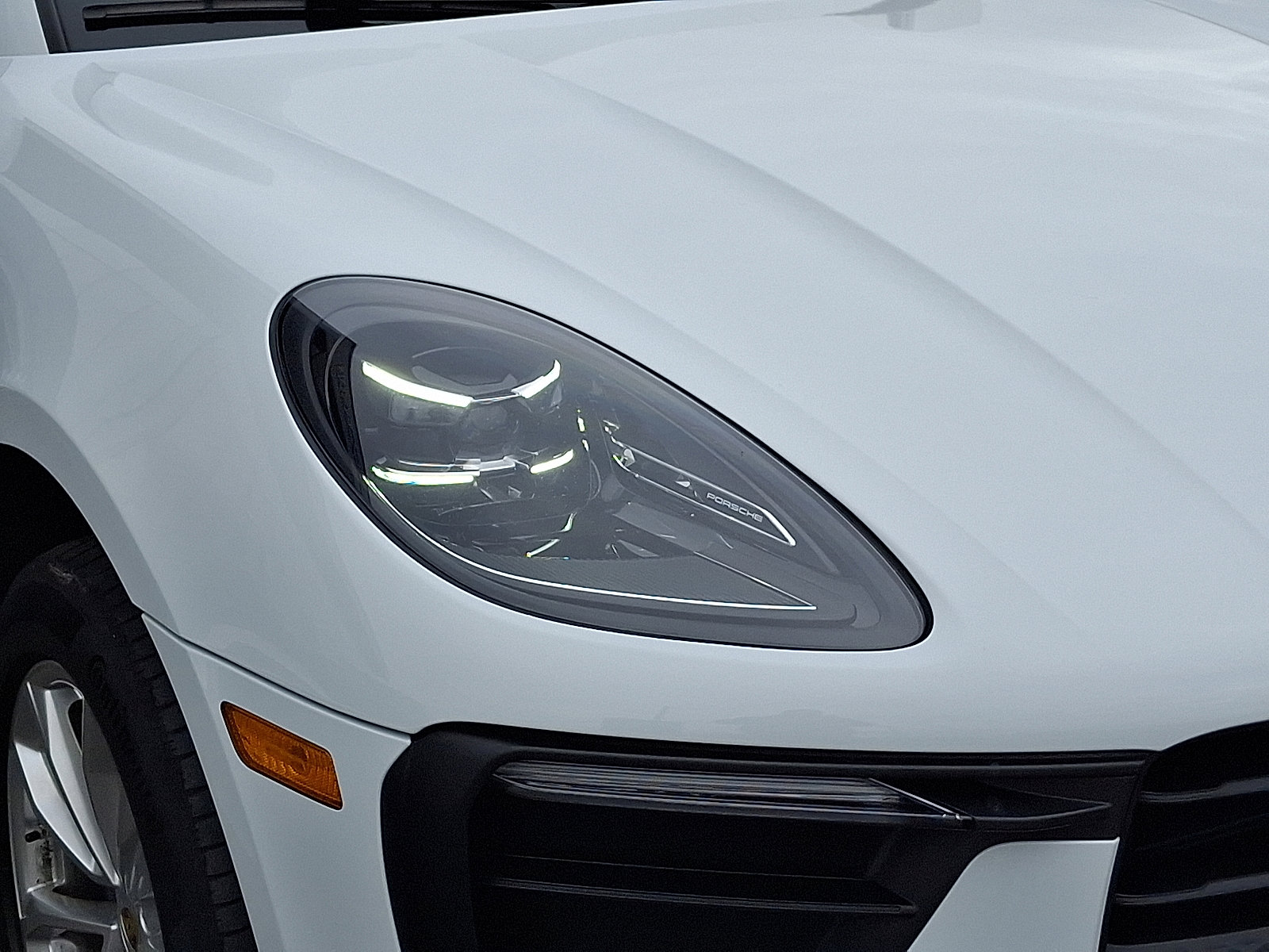 Used 2022 Porsche Macan image 9