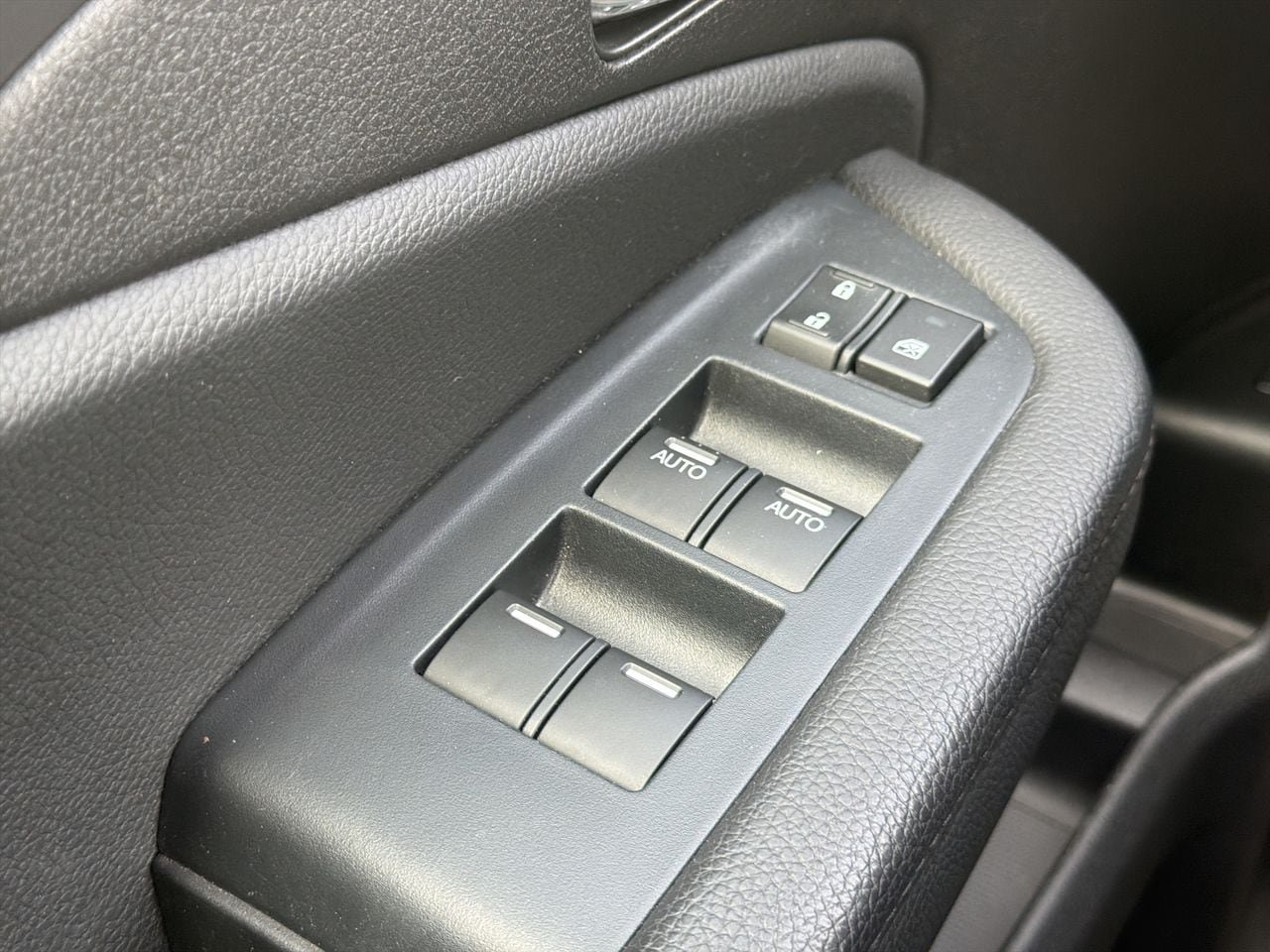 Used 2022 Honda Pilot Sport image 11
