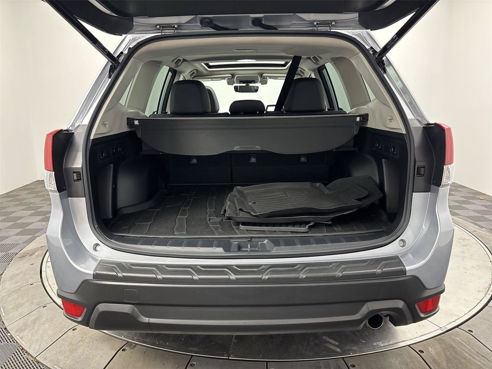 Used 2020 Subaru Forester Limited w/ Popular Package #3 AWD/4WD image 21