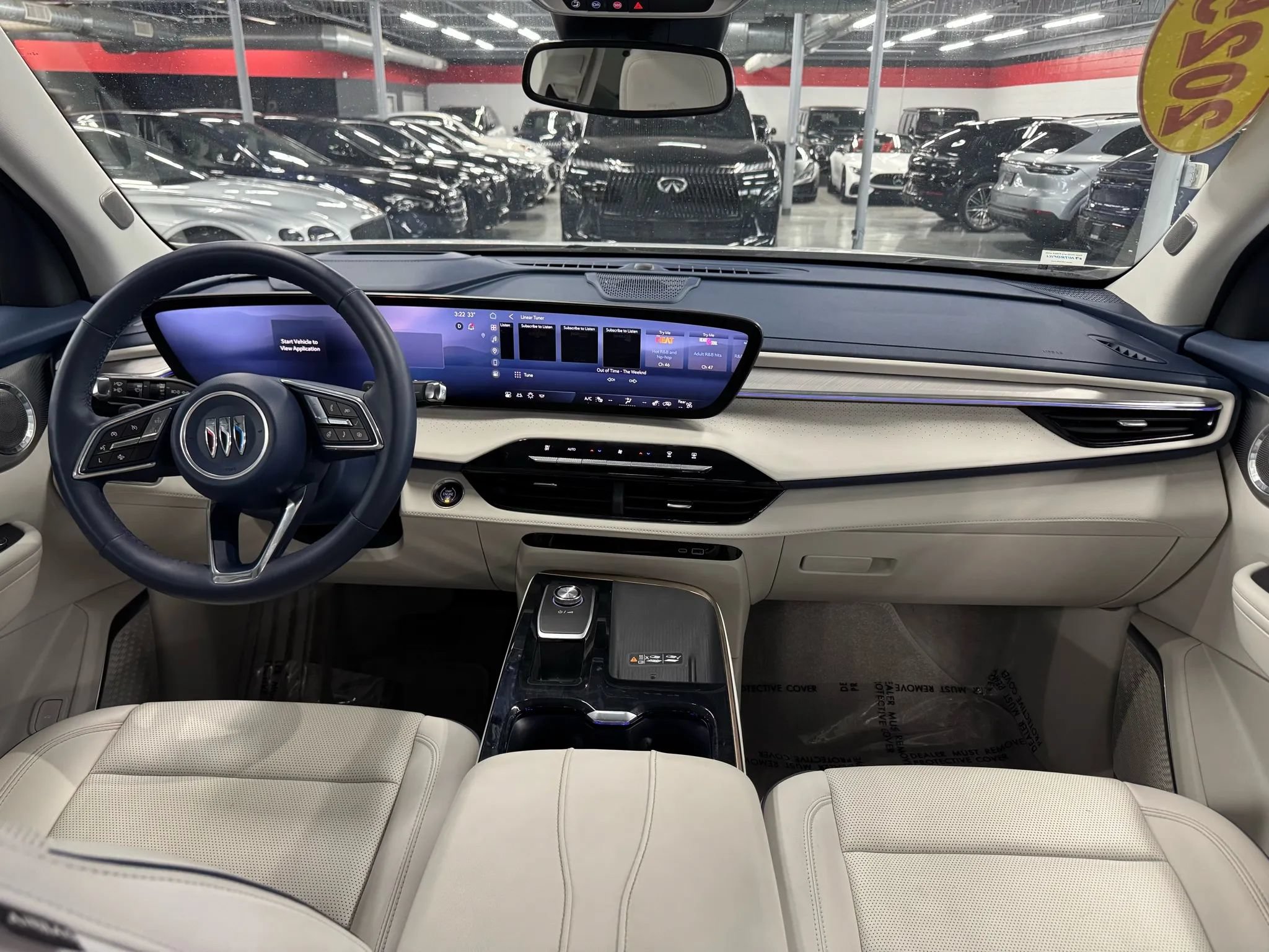 Used 2025 Buick Enclave Avenir w/ LPO, Floor Liner Package FWD image 37
