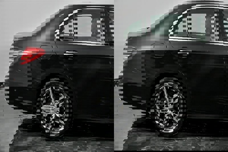 Used 2017 Mercedes-Benz E 300 4MATIC image 12