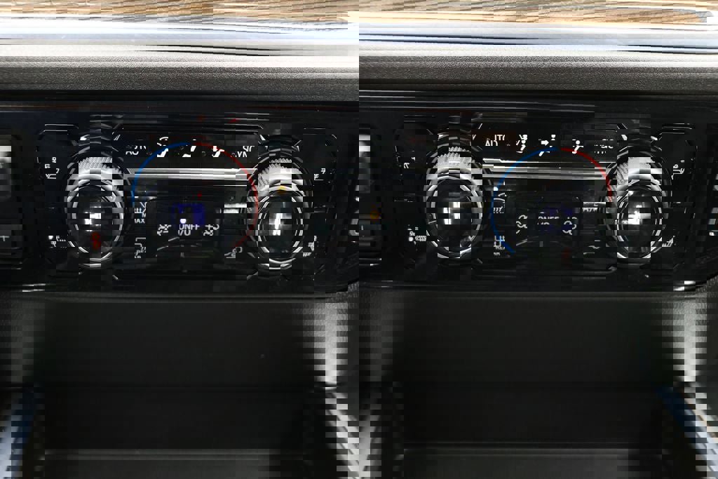 Used 2024 Chevrolet Silverado 1500 RST image 28