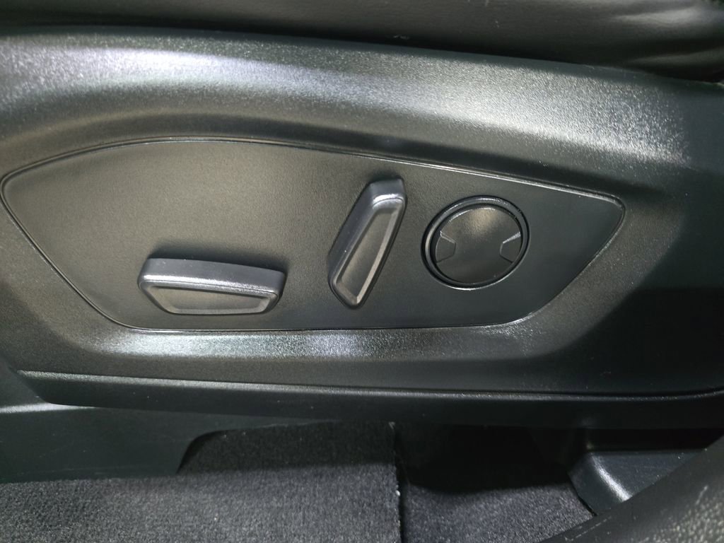 Used 2023 Ford Explorer XLT w/ Equipment Group 202A image 31