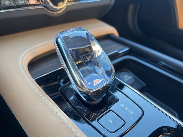 Certified 2025 Volvo V90 B6 Cross Country Ultra image 37