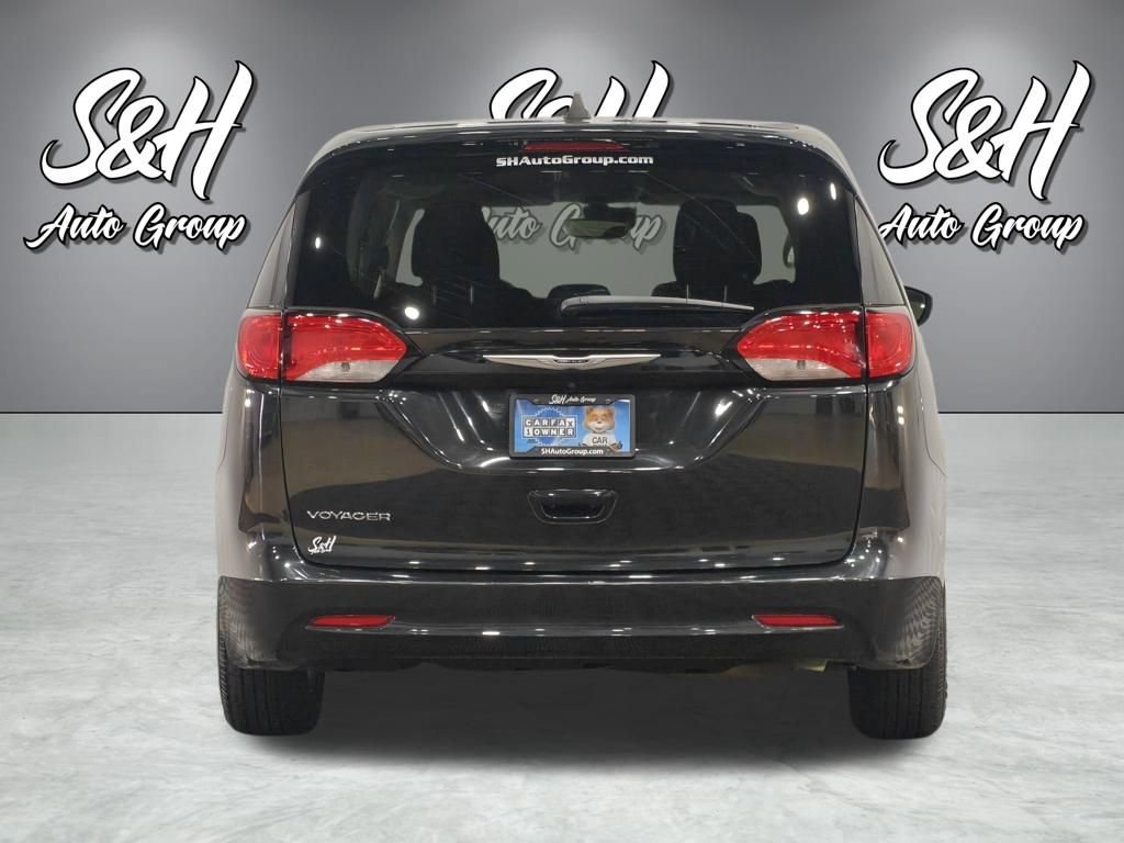 Used 2023 Chrysler Voyager LX FWD image 16