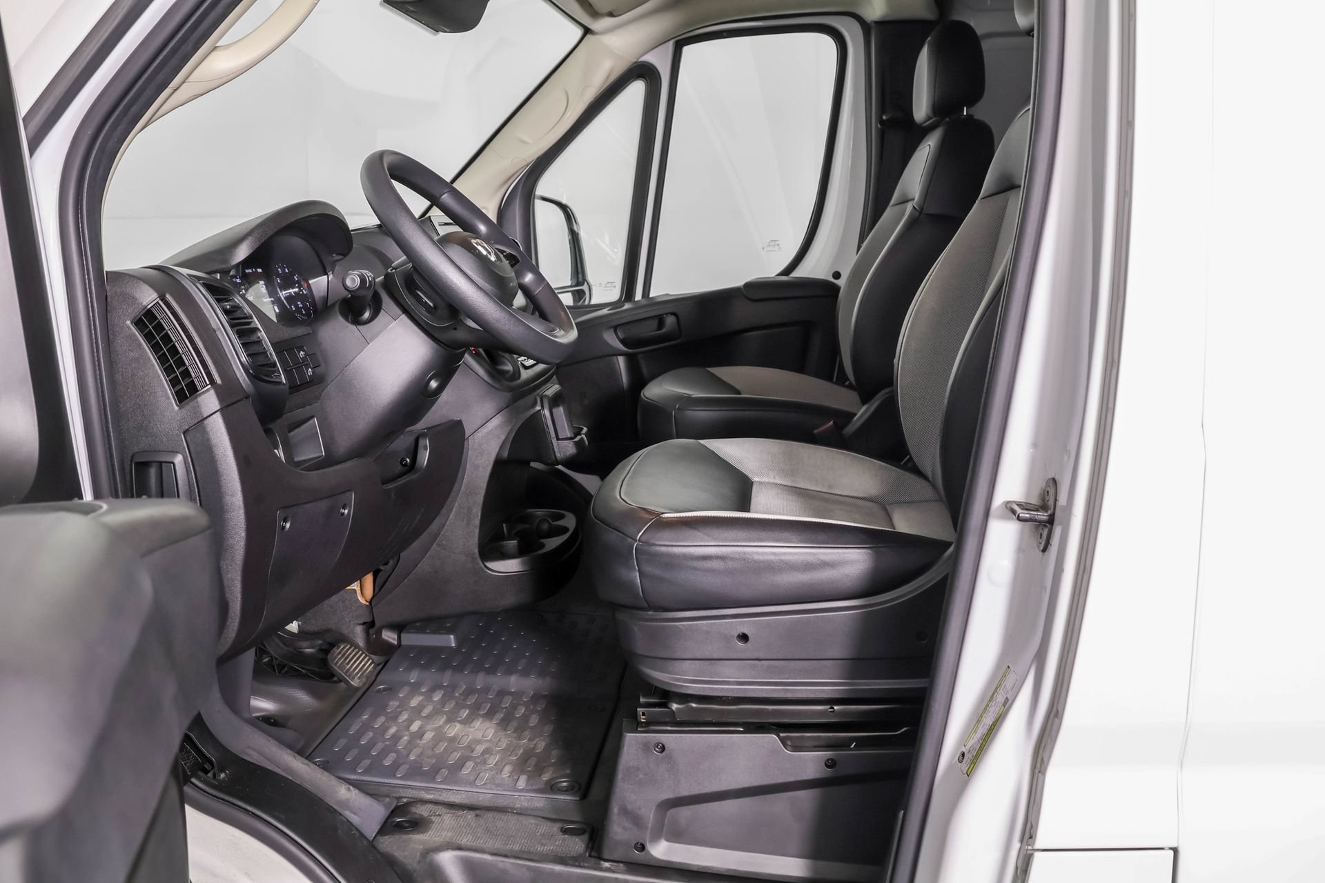 Used 2023 RAM ProMaster 2500 FWD image 7