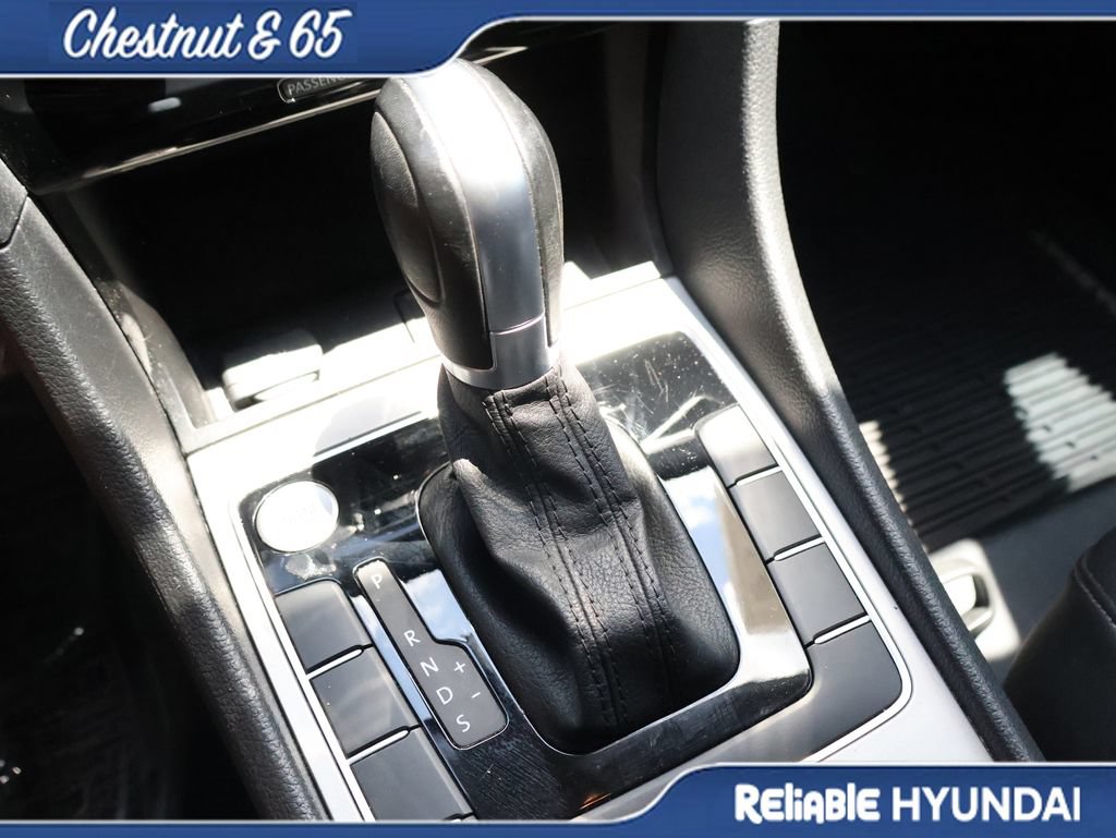 Used 2020 Volkswagen Passat 2.0T R-Line FWD image 39