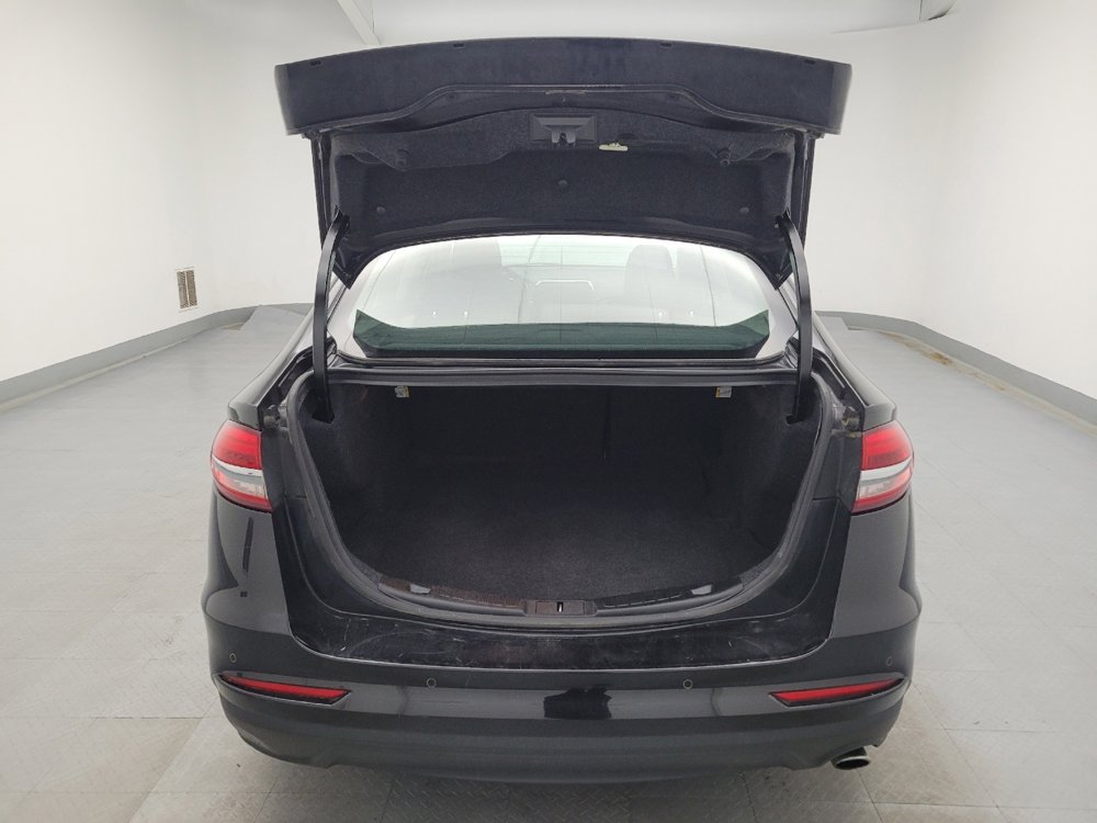Used 2020 Ford Fusion SE image 29