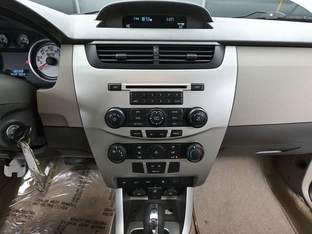 Used 2011 Ford Focus SE w/ 201A Rapid Spec Order Code FWD image 29