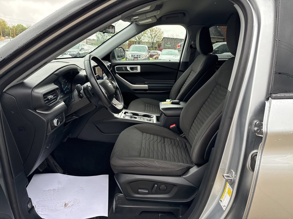 Used 2020 Ford Explorer XLT w/ Comfort Package AWD/4WD image 26