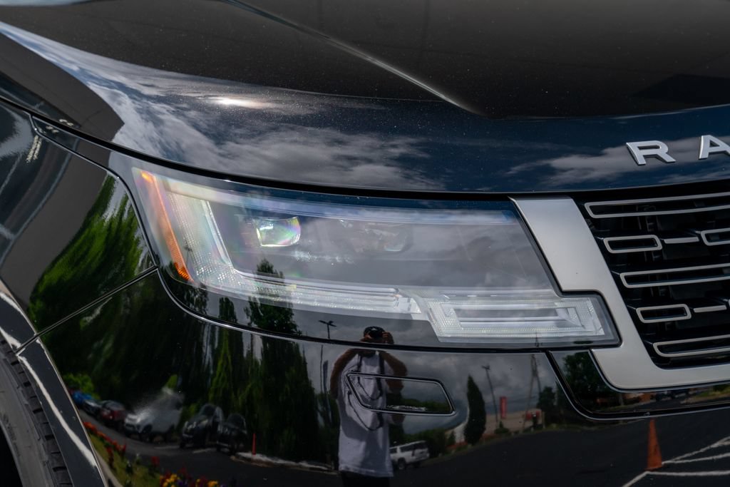 Used 2022 Land Rover Range Rover SE AWD/4WD image 9