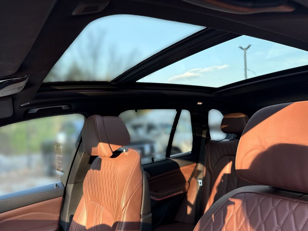 Used 2020 BMW X5 xDrive50i w/ Executive Package AWD/4WD image 16