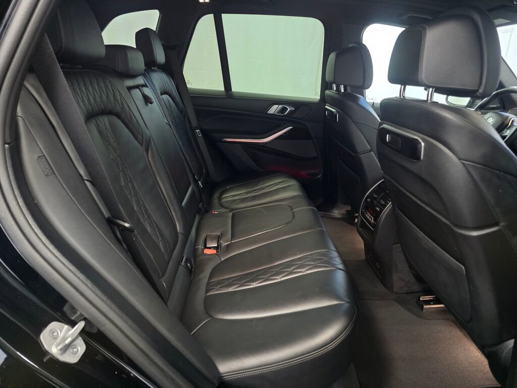 Used 2025 BMW X5 xDrive50e image 27