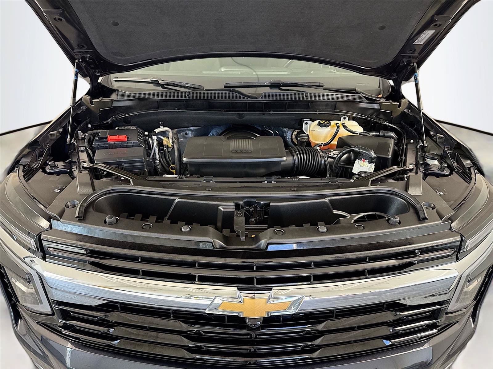 Used 2025 Chevrolet Tahoe LS RWD image 31