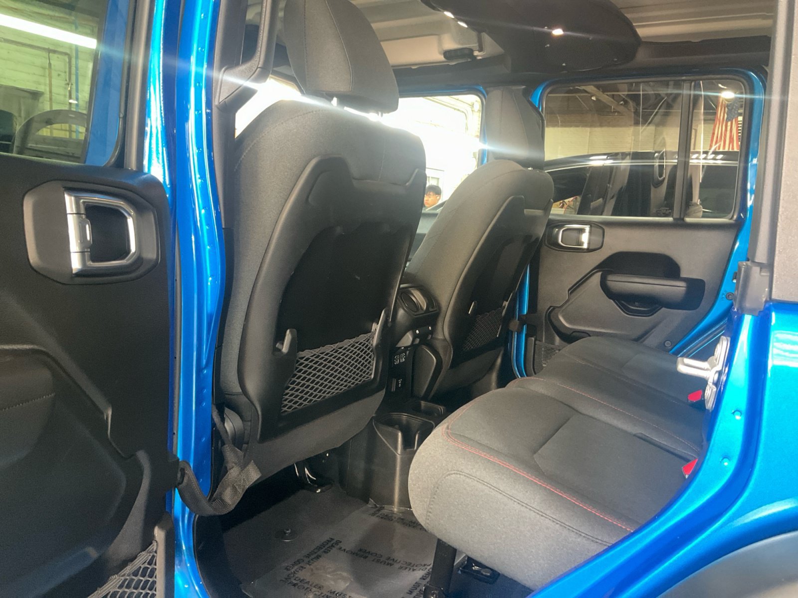 Used 2025 Jeep Wrangler Unlimited Rubicon w/ Convenience Group AWD/4WD image 25