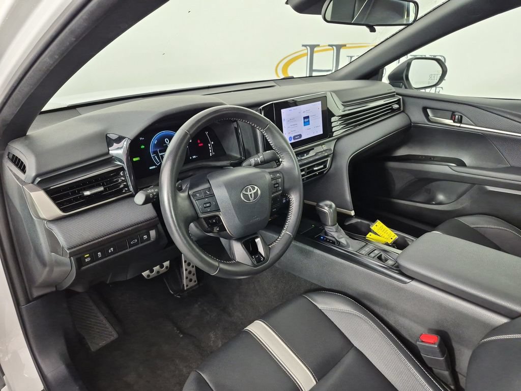 Used 2025 Toyota Camry SE FWD image 17