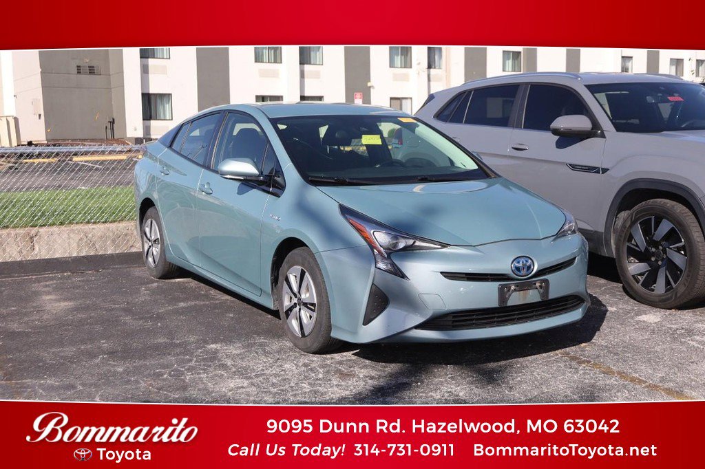 Used 2017 Toyota Prius Two FWD image 1