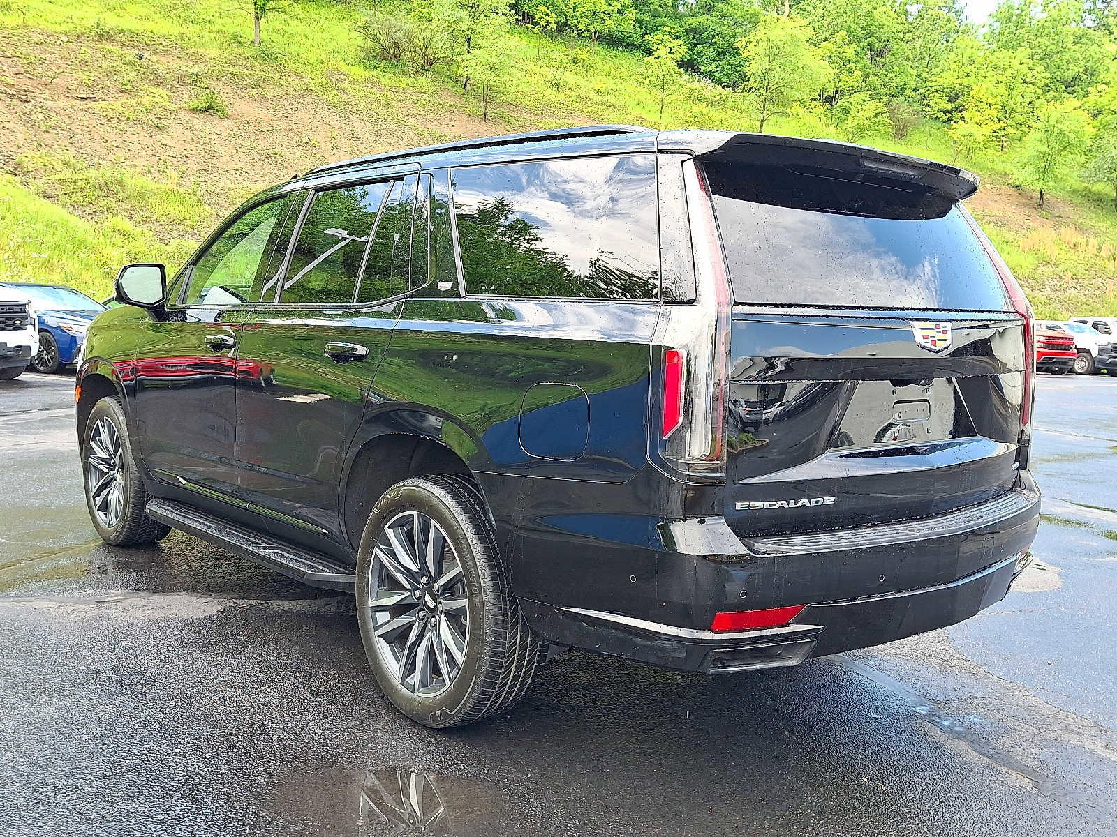 Used 2023 Cadillac Escalade Sport AWD/4WD image 4