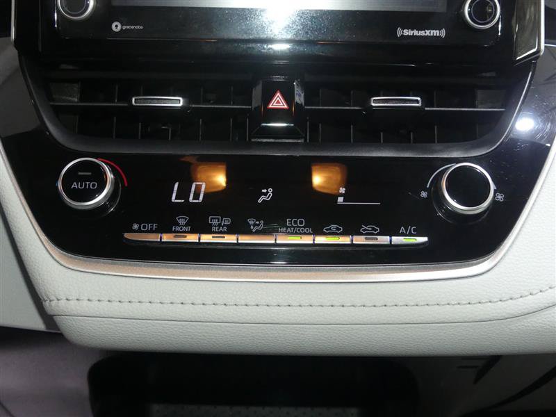 Used 2022 Toyota Corolla SE FWD image 36