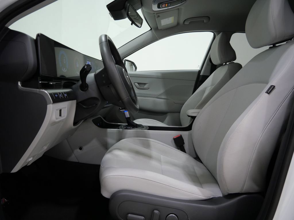 Used 2025 Hyundai Kona SEL image 21