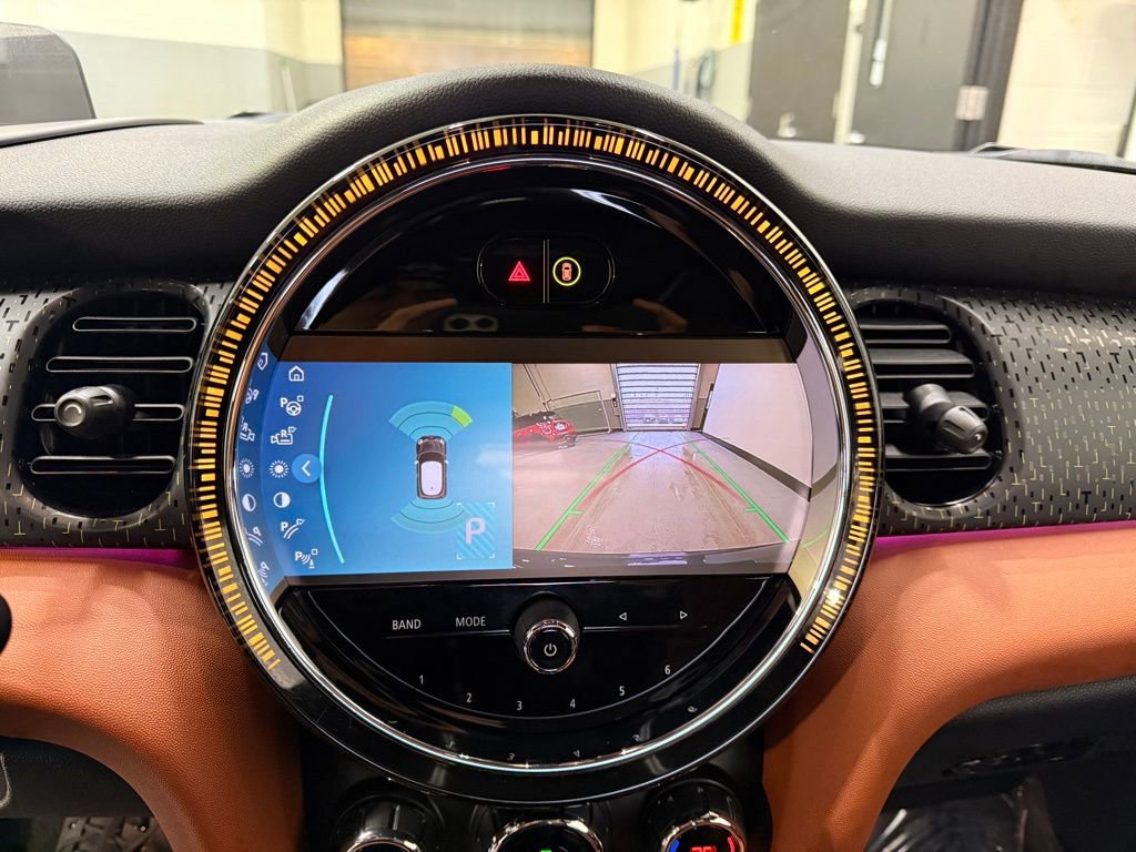 Certified 2024 MINI Cooper SE image 18