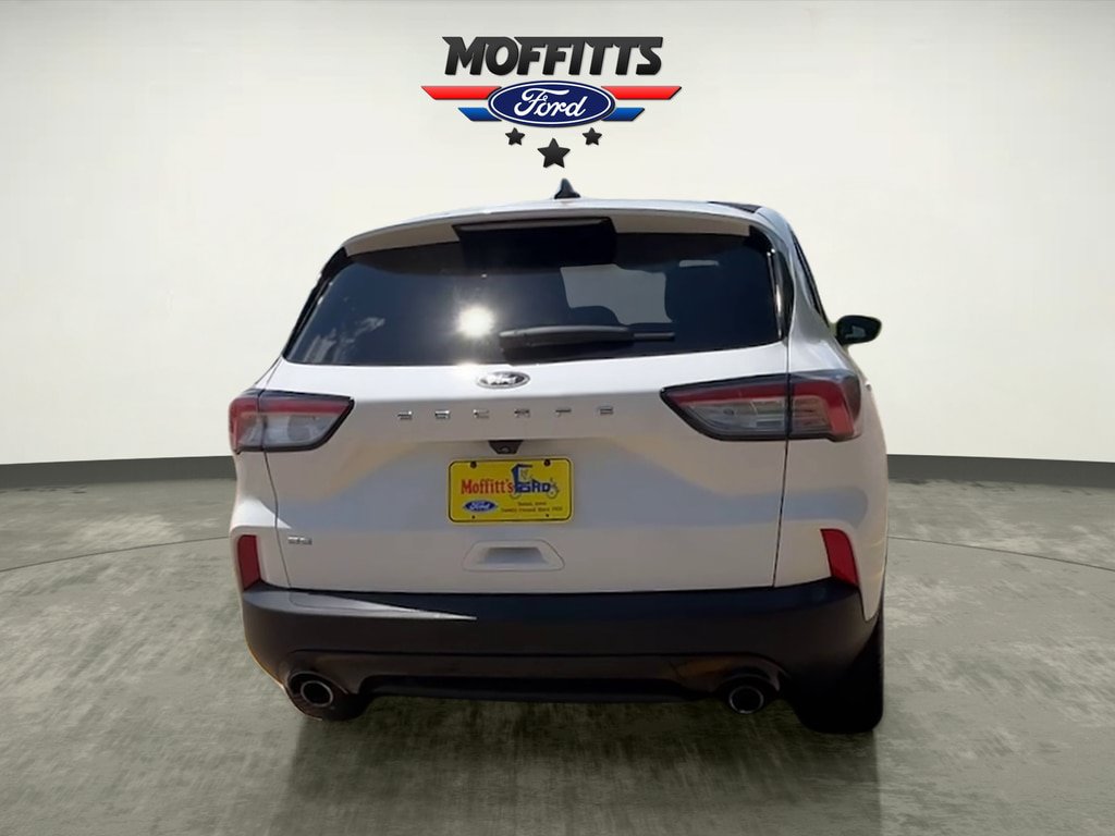 Used 2021 Ford Escape SE w/ SE Sport Appearance Package FWD image 4