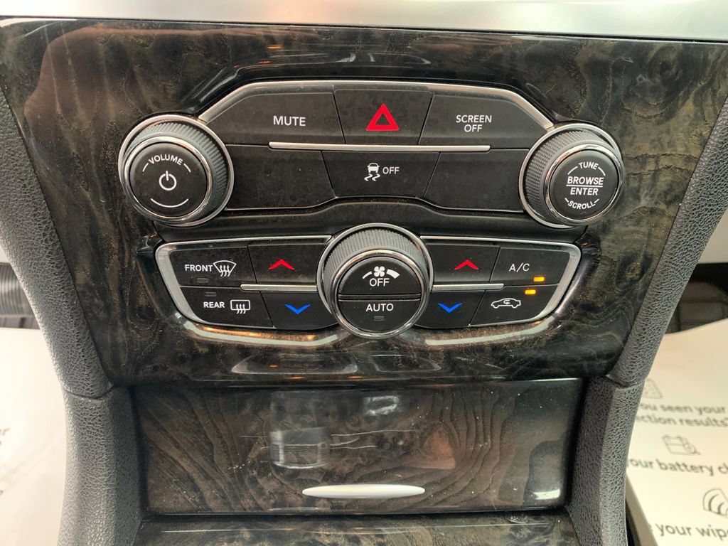 Used 2017 Chrysler 300 C AWD/4WD image 24