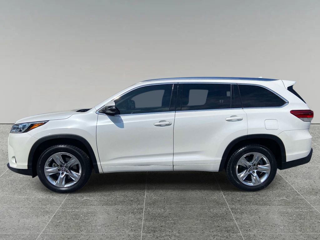 Used 2018 Toyota Highlander Limited FWD image 2