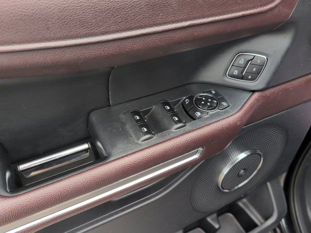 Used 2024 Ford Expedition Limited image 13