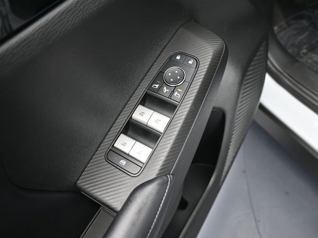 Used 2023 Mitsubishi Outlander SE image 13