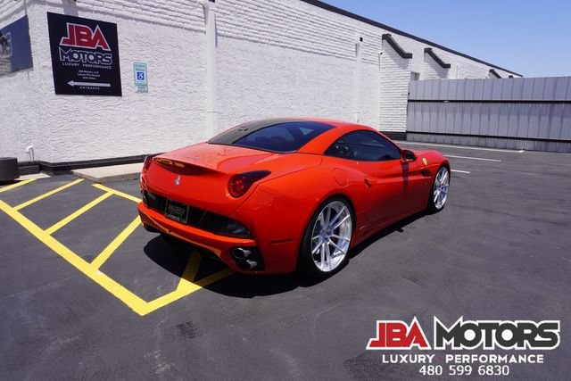 Used 2014 Ferrari California RWD image 19