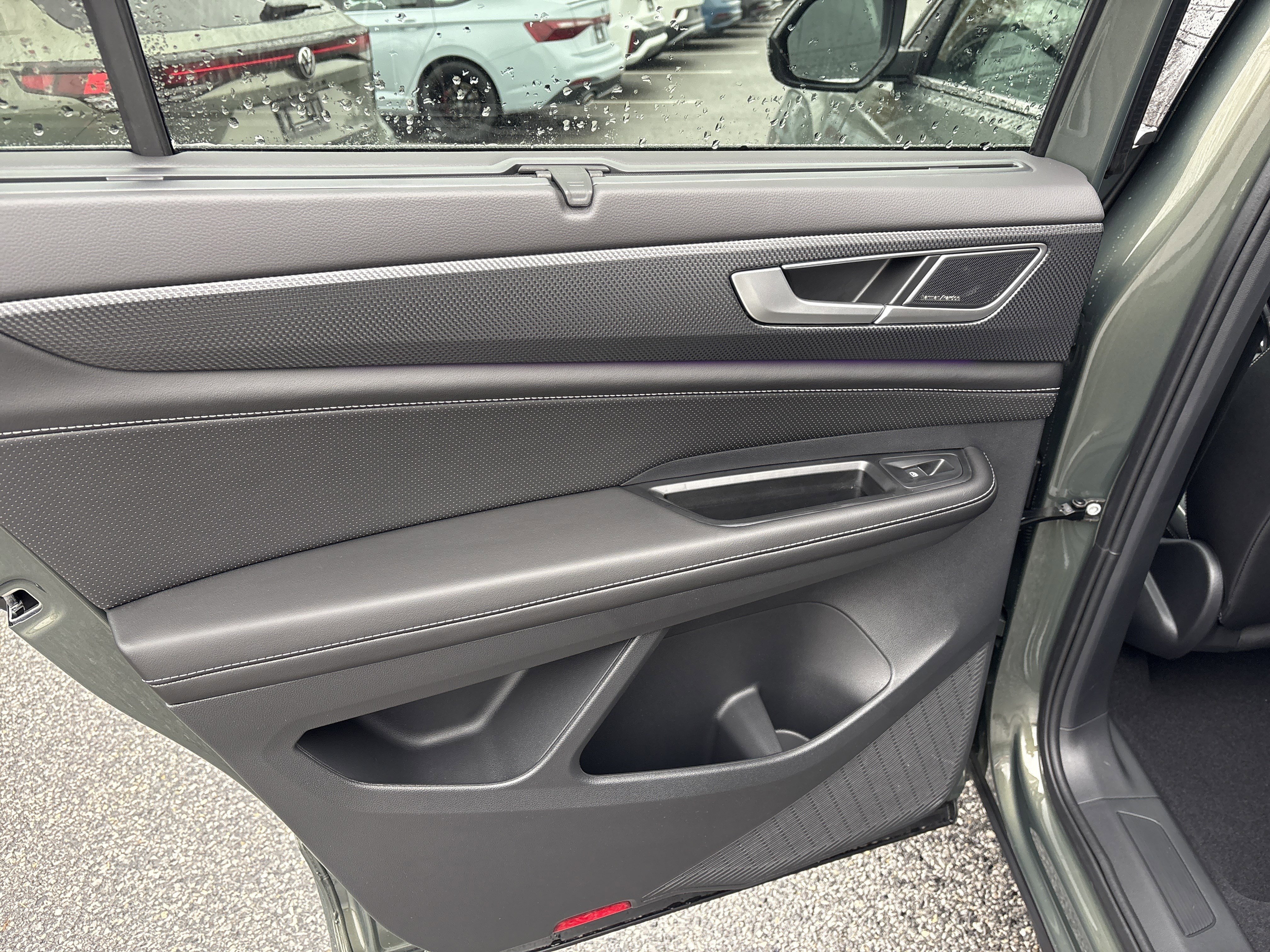 New 2026 Volkswagen Atlas Cross Sport SEL Premium R-Line image 12