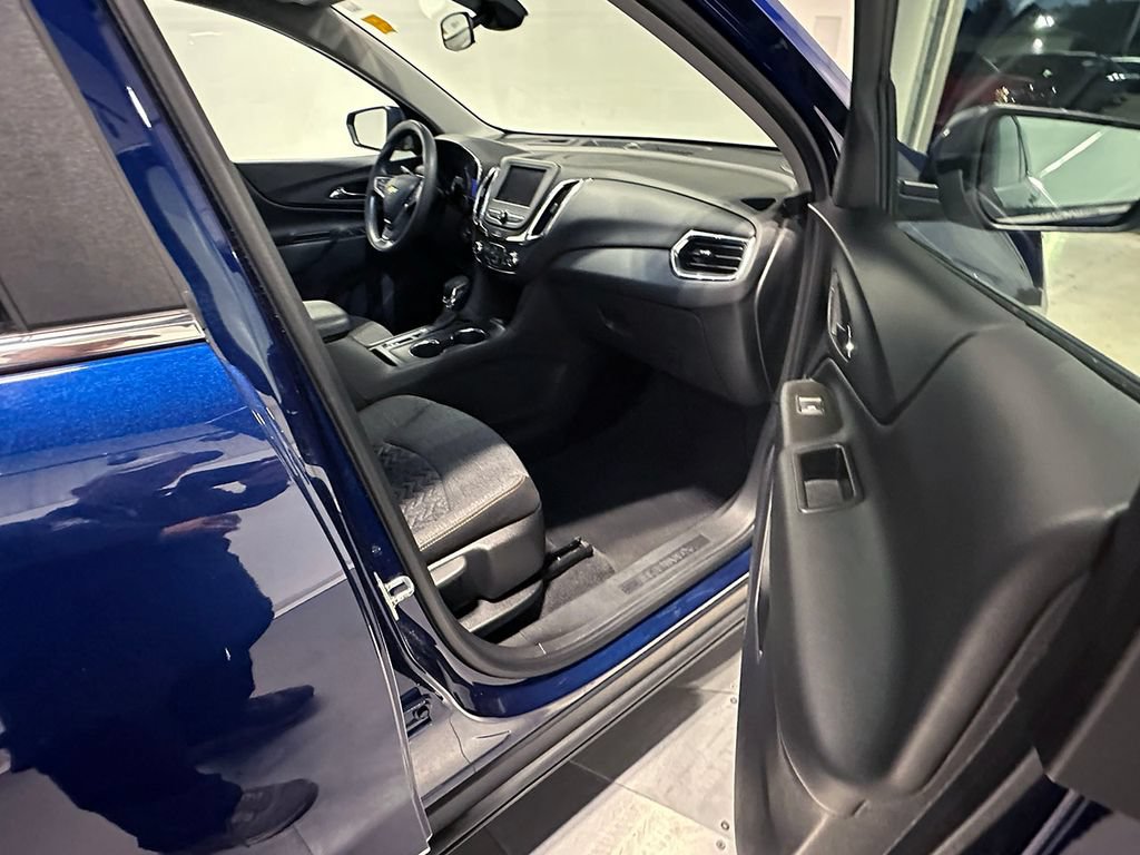 Used 2023 Chevrolet Equinox LT FWD image 24