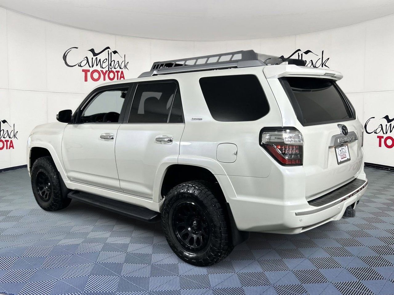 Used 2023 Toyota 4Runner Limited AWD/4WD image 5