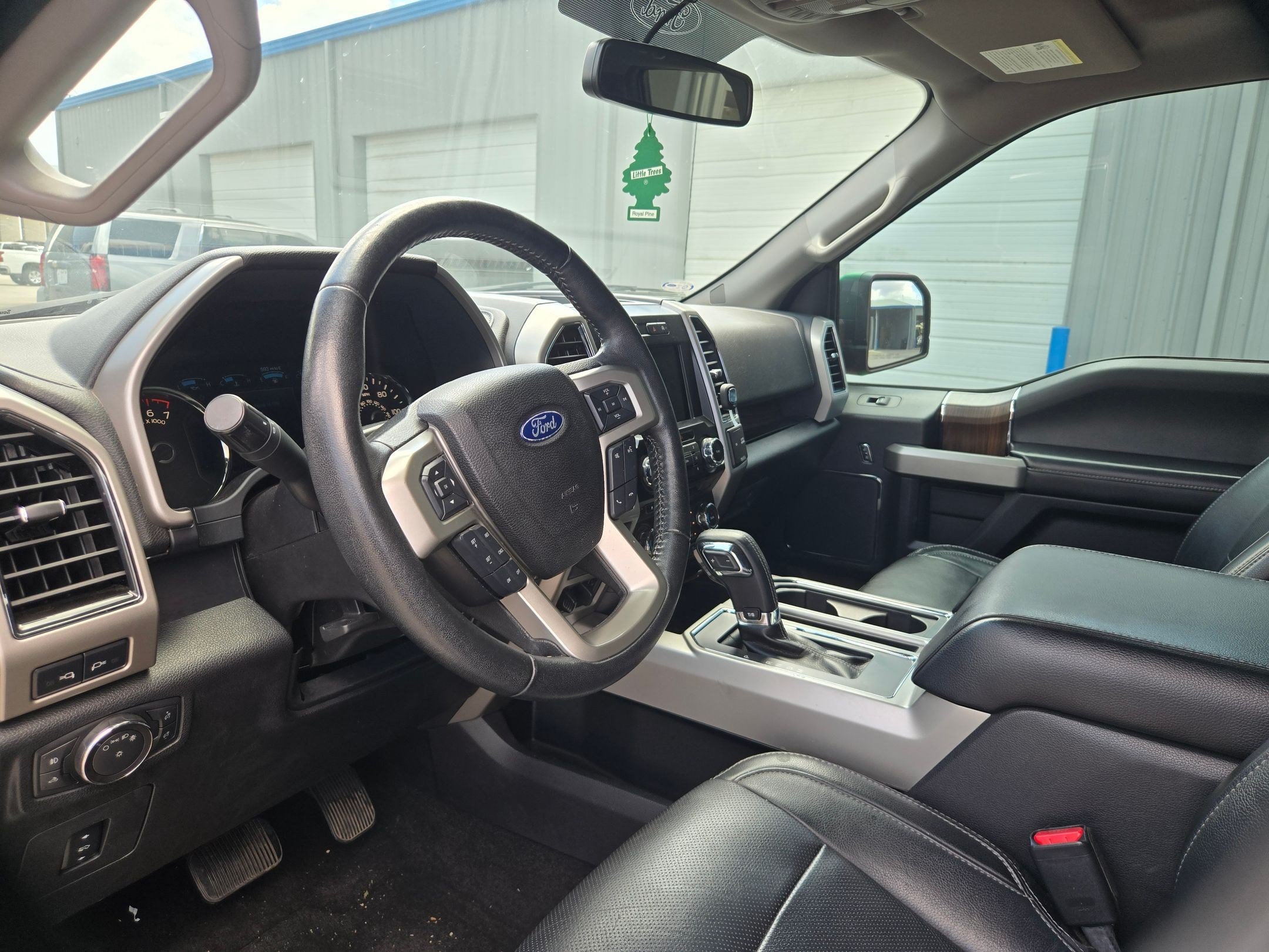 Used 2017 Ford F150 Lariat RWD image 10