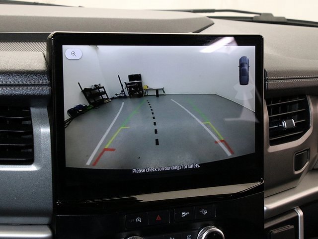 Used 2024 Ford Expedition Max XLT image 19