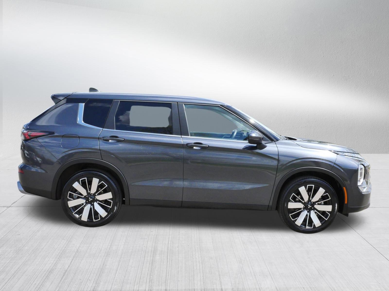 Used 2025 Mitsubishi Outlander SE AWD/4WD image 8