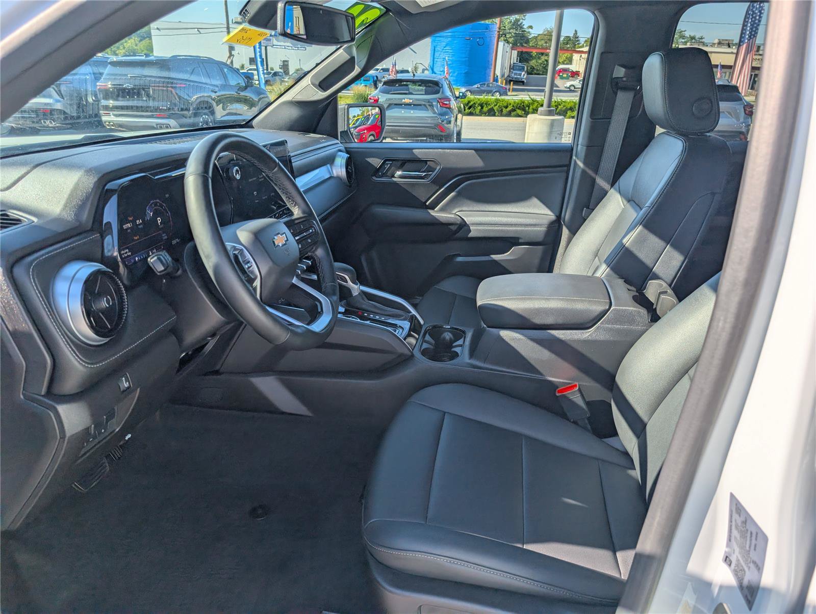Used 2024 Chevrolet Colorado LT w/ LT Convenience Package III AWD/4WD image 14