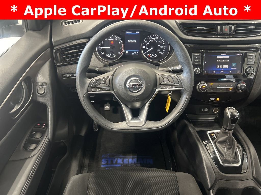 Used 2022 Nissan Rogue Sport S image 2