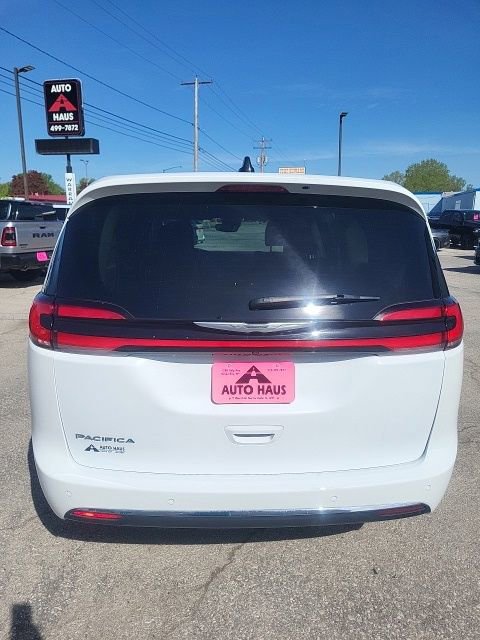 Used 2023 Chrysler Pacifica Touring-L FWD image 29