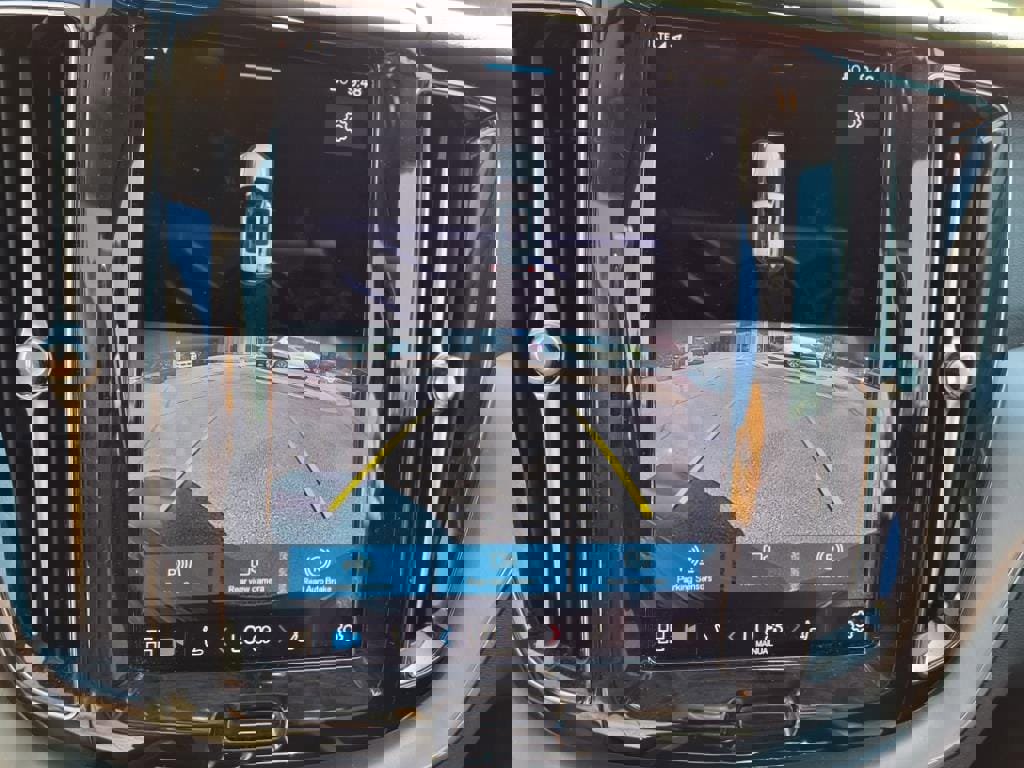 Certified 2023 Volvo XC60 B5 Core image 21