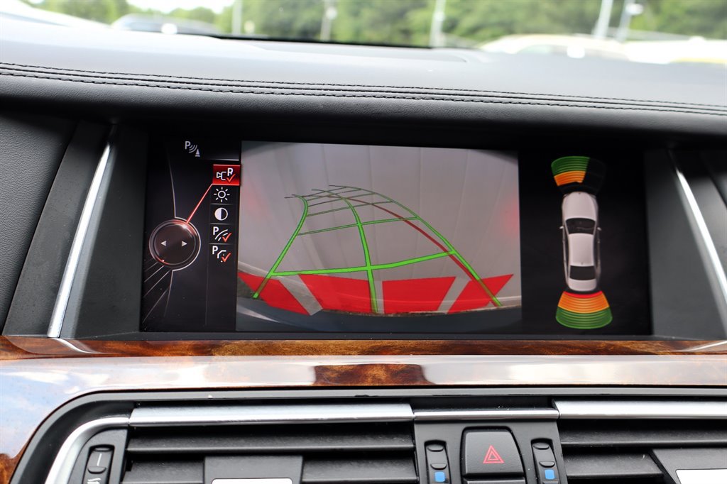 Used 2015 BMW 750Li RWD image 27