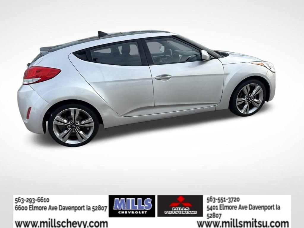 Used 2017 Hyundai Veloster Value Edition FWD image 6