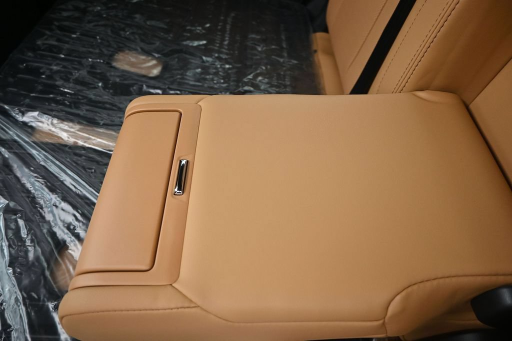 New 2026 Lexus LX 700h Luxury w/ Appearance Package AWD/4WD image 17